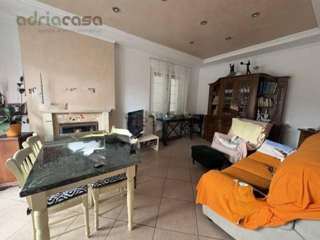 Casa in vendita a Riccione, Reggio Emilia