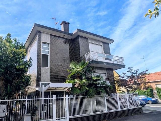 Casa in vendita a 81, Milano