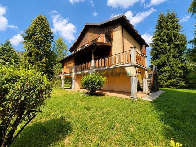 Casa in vendita a Castione Della Presolana, Lombardia
