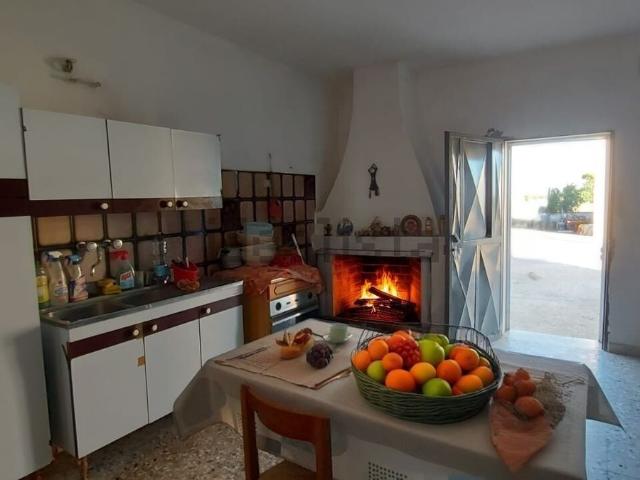 Casa in vendita a Sant'Elia, Puglia