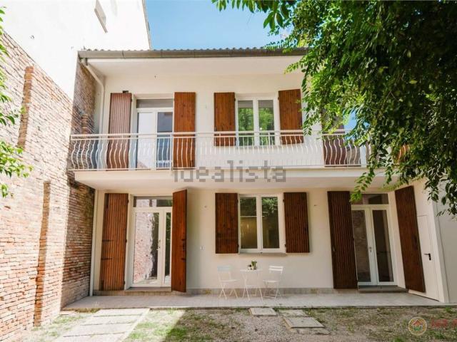 Casa in vendita a Cento, Ferrara