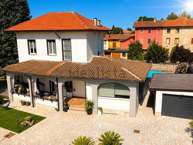 Casa in vendita a Lazzate, Lombardia
