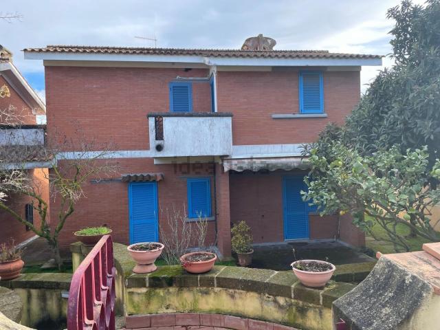Casa in vendita a Marina di Tor San Lorenzo, Roma Capitale
