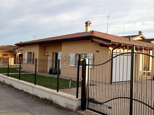 Casa in vendita a Corno Giovine, Lombardia