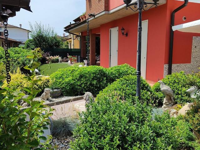Casa in vendita a Sesto Ed Uniti, Lombardia