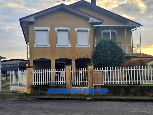 Casa in vendita a Piemonte, Vercelli