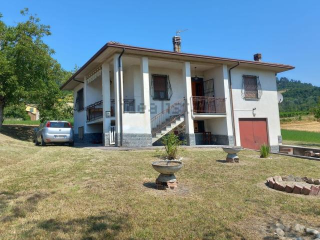 Casa in vendita a Godiasco Salice Terme, Godiasco