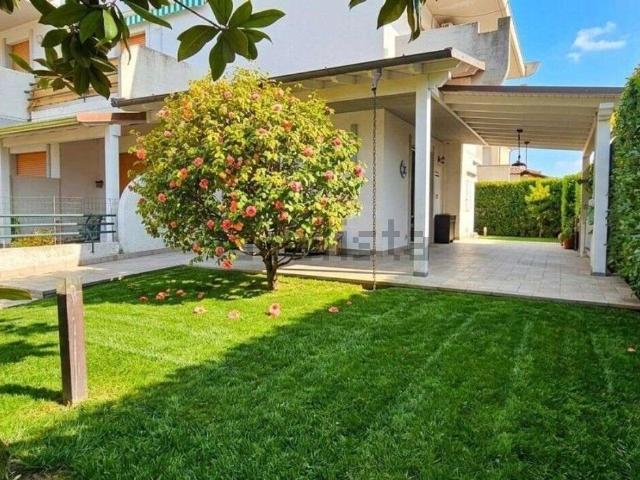 Casa in vendita a Marina Di Massa, Toscana