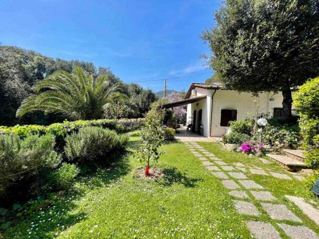 Casa in vendita a Rio, Toscana