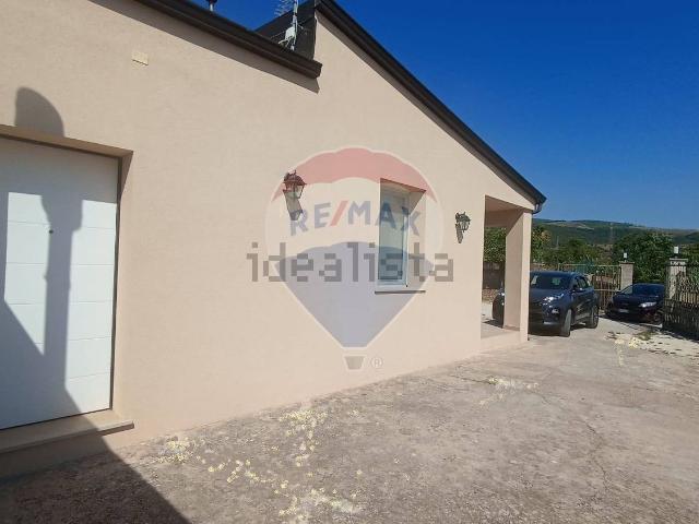 Casa in vendita a Chiaramonte Gulfi, Sicilia