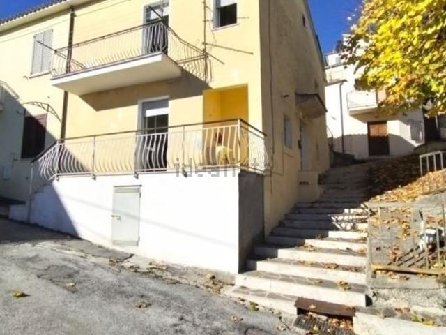 Casa in vendita a Montebello Di Bertona, Abruzzo