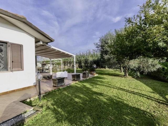 Casa in vendita a Montione, Cascina
