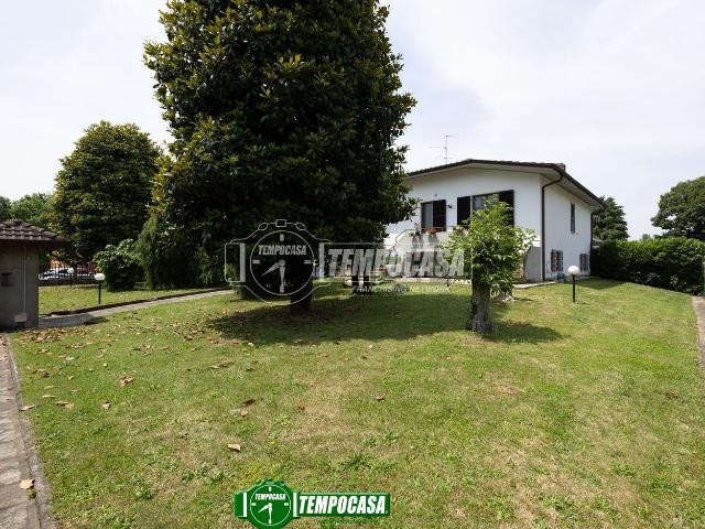 Casa in vendita a Bellinzago Lombardo, Lombardia