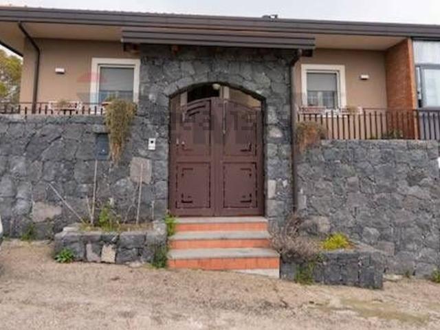 Casa in vendita a Villaggio del Pino, Belpasso