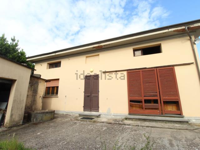 Casa in vendita a Larciano, Toscana