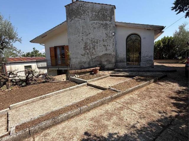 Casa in vendita a Montefusco, Avellino