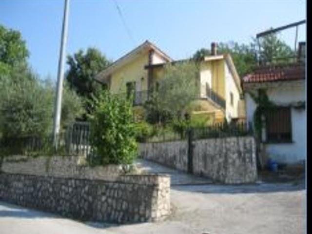 Casa in vendita a Tuoro, Roccabascerana