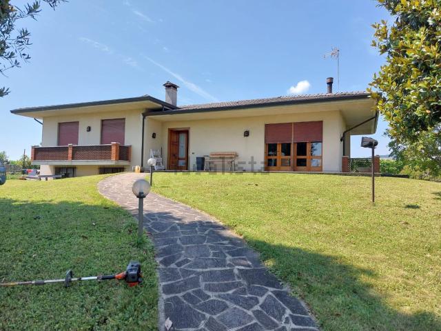 Casa in vendita a Pederobba, Veneto