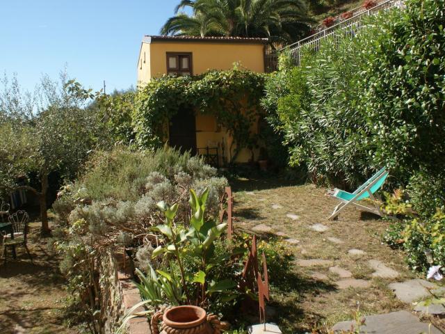 Casa in vendita a L'Annunziata, Luni