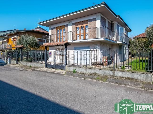 Casa in vendita a Bettola, Peschiera Borromeo