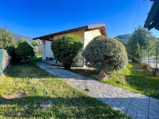 Casa in vendita a Cunardo, Varese