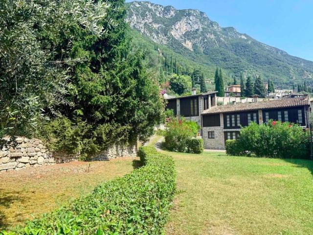 Casa in vendita a Gargnano, Brescia