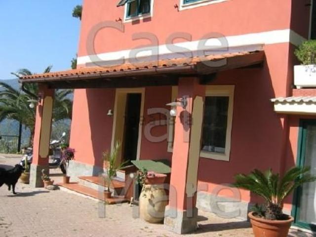 Casa in vendita a Laigueglia, Liguria
