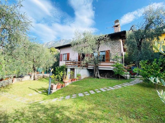 Casa in vendita a Brenzone sul Garda, Veneto