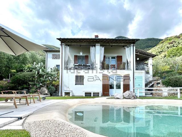 Casa in vendita a Montebello, Camaiore