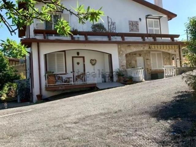 Casa in vendita a Scandriglia, Lazio