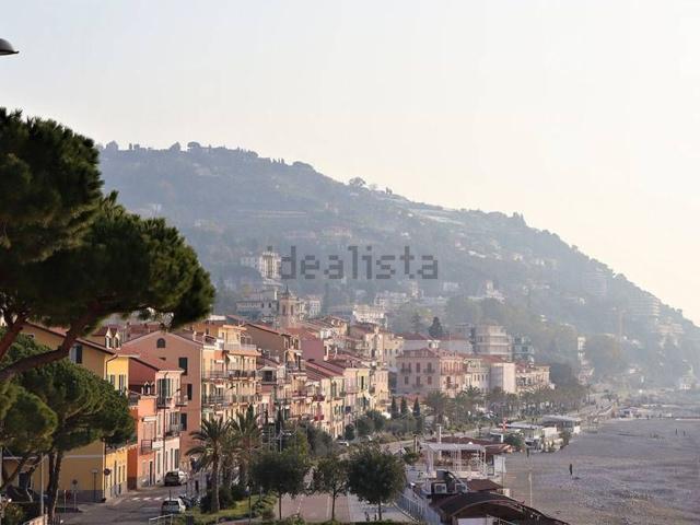 Casa in vendita a Ospedaletti, Liguria