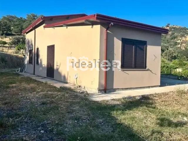 Casa in vendita a Luzzi, Cosenza