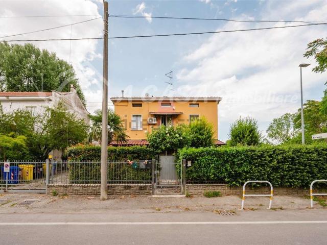 Casa in vendita a Golese, Sorbolo