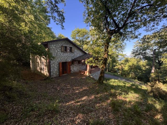 Casa in vendita a Magione, Umbria