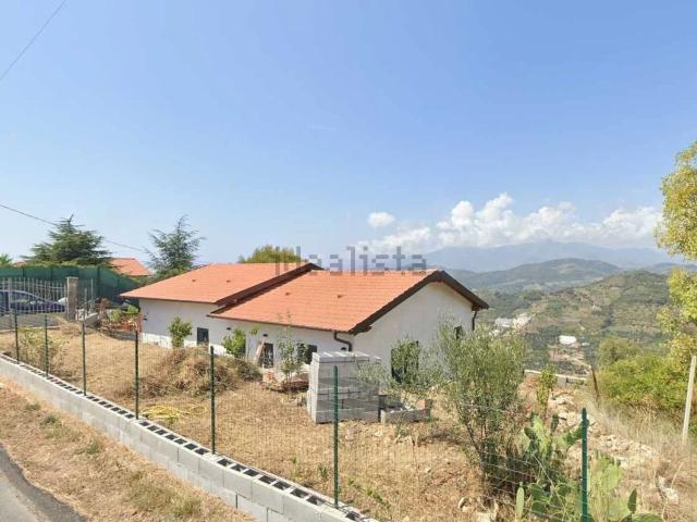 Casa in vendita a Vallebona, Liguria