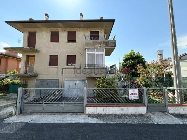 Casa in vendita a Taglio Di Po, Veneto