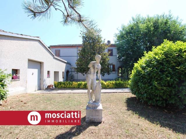 Casa in vendita a Marche, Macerata