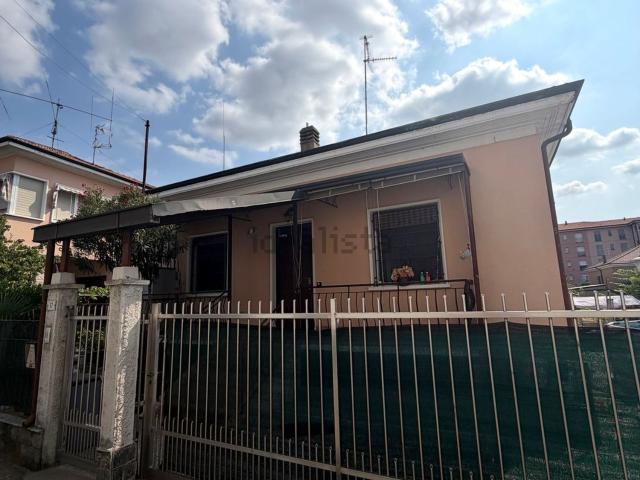 Casa in vendita a Madonna Regina, Busto Arsizio