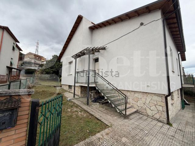 Casa in vendita a Papigno, Terni