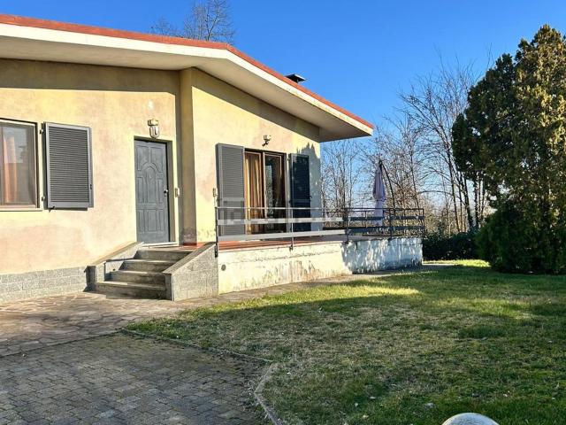 Casa in vendita a Madonna dell'Olmetto, Cossombrato