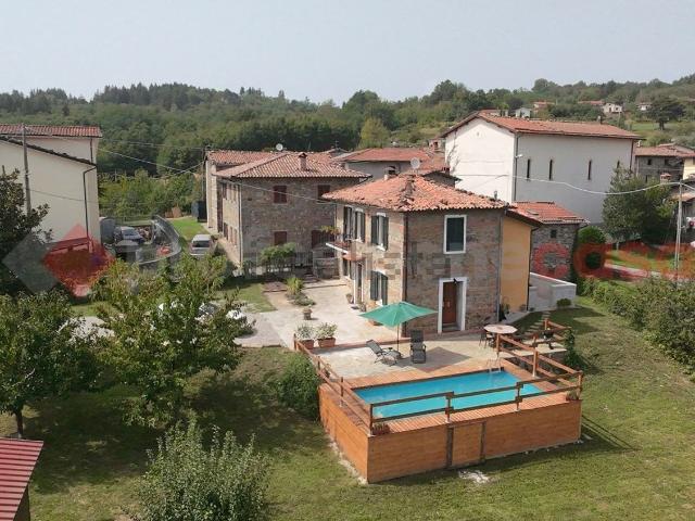 Casa in vendita a Unione Comuni Garfagnana, Villa Collemandina