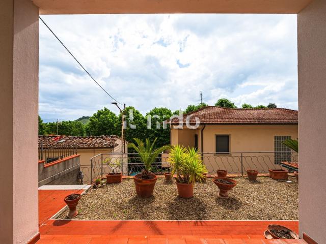 Casa in vendita a Carmignano, Toscana