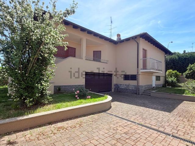 Casa in vendita a Robbio, Lombardia