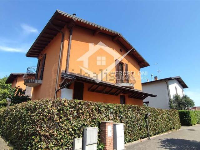 Casa in vendita a Piemonte, Novara