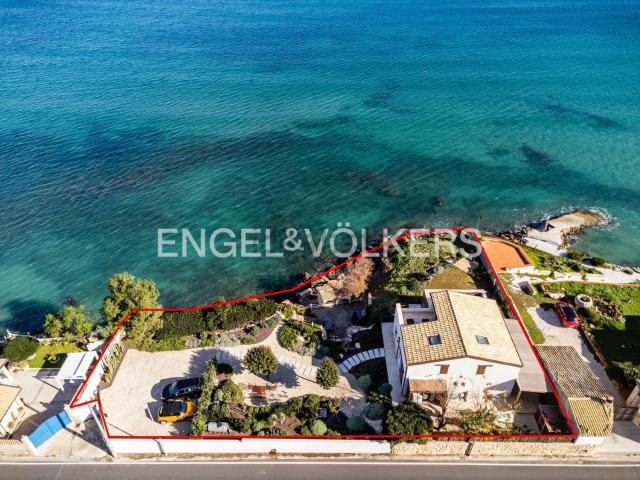 Casa in vendita a Villaggio Elios, Siracusa