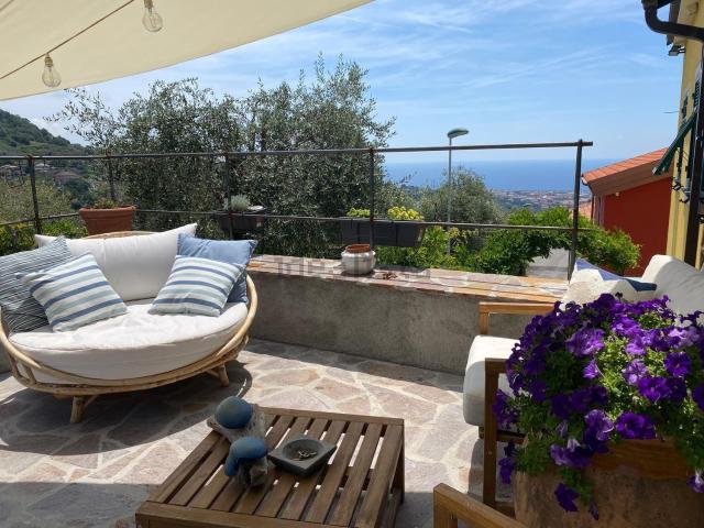 Casa in vendita a San Bartolomeo, Leivi