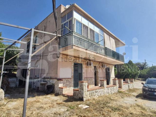 Casa in vendita a Villaggio Santa Rosalia, Monreale