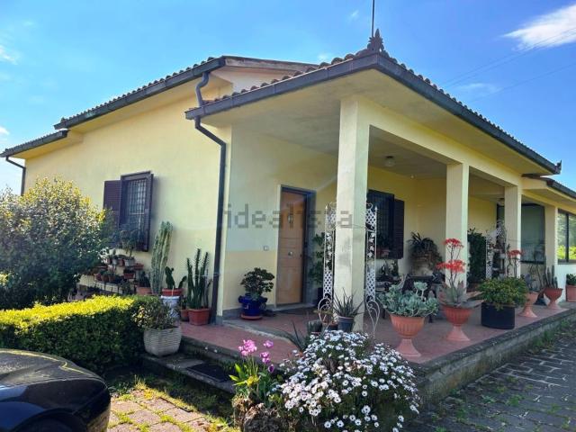 Casa in vendita a Vetralla, Lazio