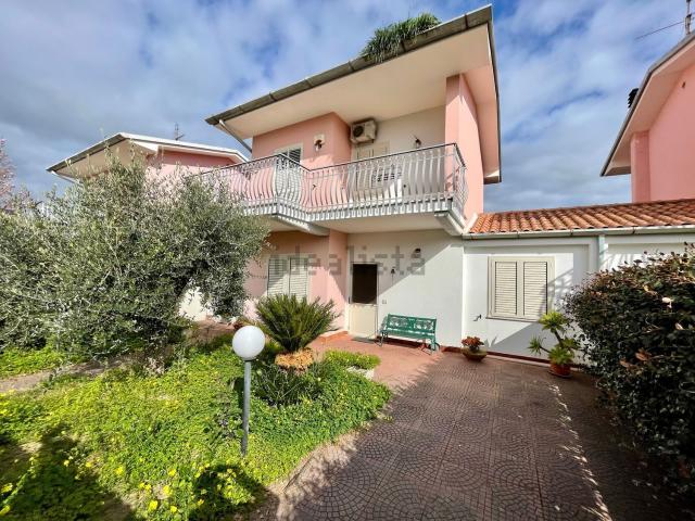 Casa in vendita a Salto di Fondi, Salto Di Fondi