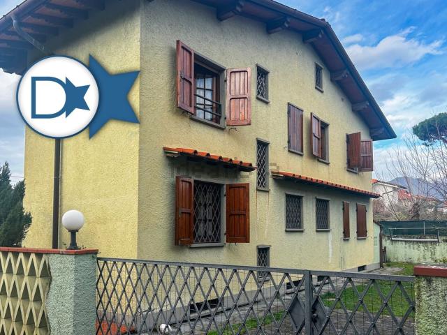 Casa in vendita a Roma Imperiale, Forte Dei Marmi